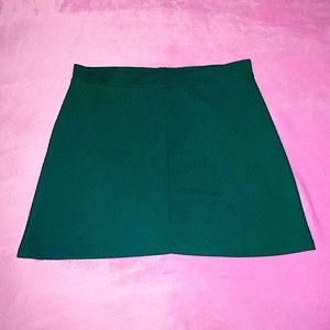 NWOT Women’s H&M A-Line Green Skirt Size Large